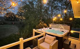 Torrey Pines - 2 Bedroom Hot Tub Lodge With Free Golf, No Buggy